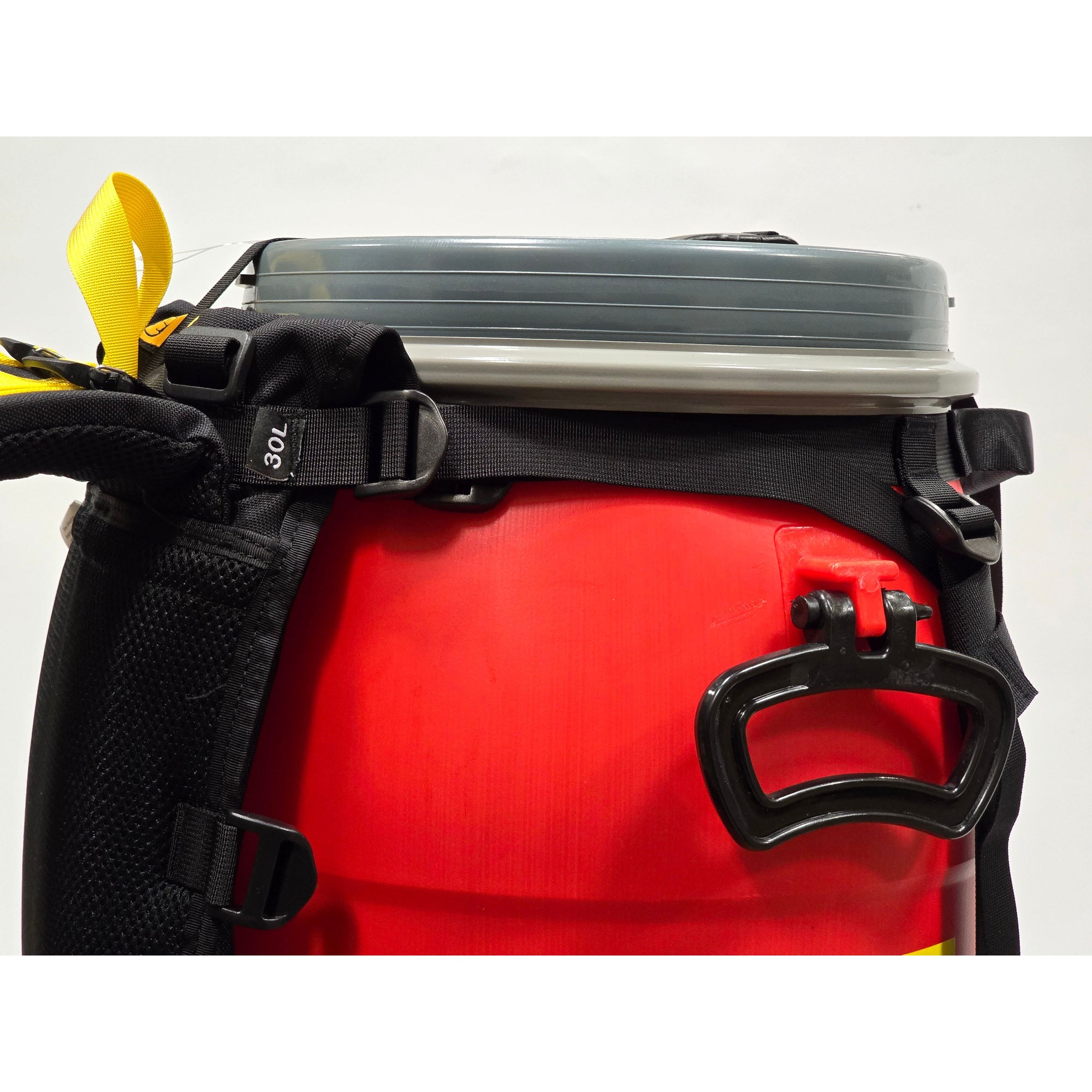 Recreational Barrel Works 30L Red Barrel and Expedition Harness Package