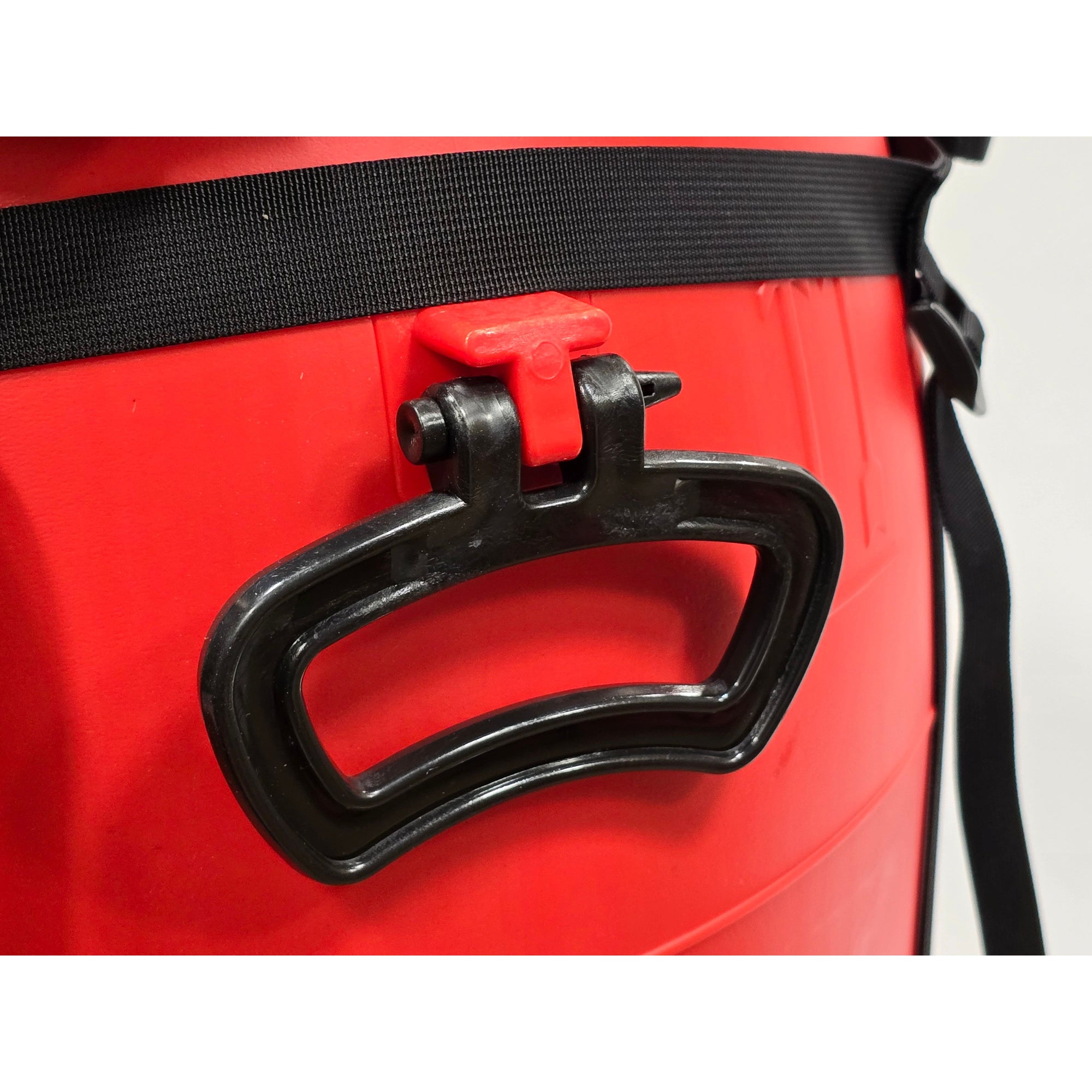 Recreational Barrel Works 60L Red Barrel and Expedition Harness Package