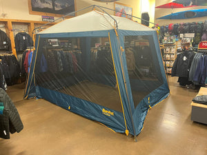 Eureka NoBugZone Screenhouse - Scratch & Dent