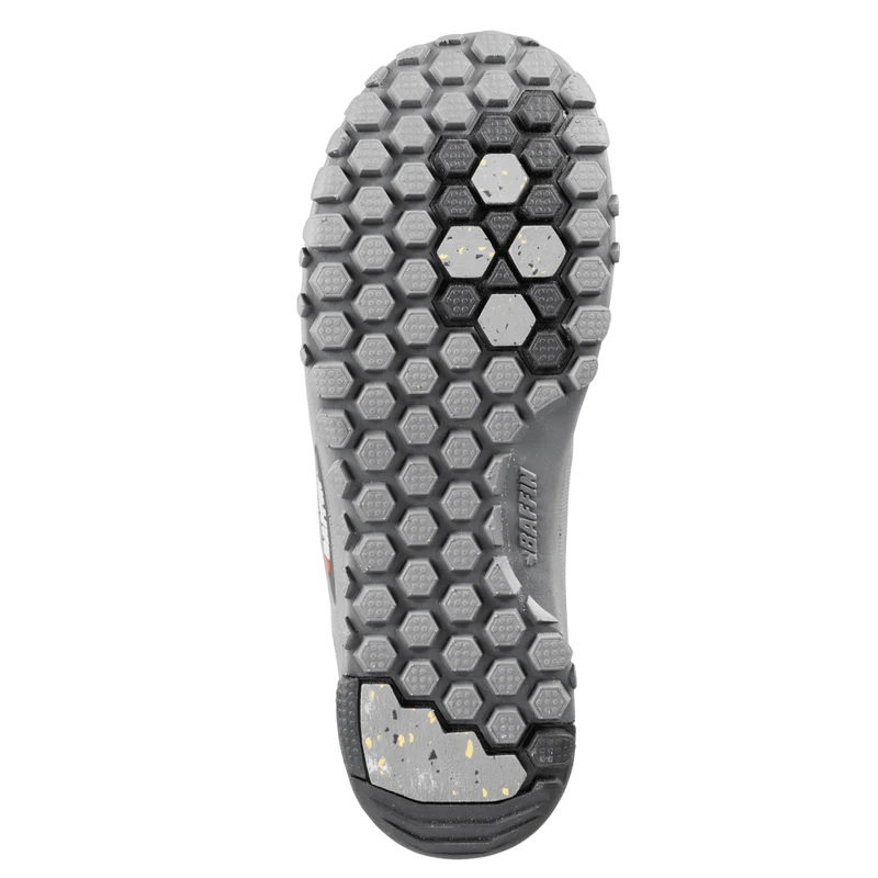 Outdoors Oriented Baffin Escalate X winter boot showing the grey Hex-Flex rubber outsole with superior ice grip