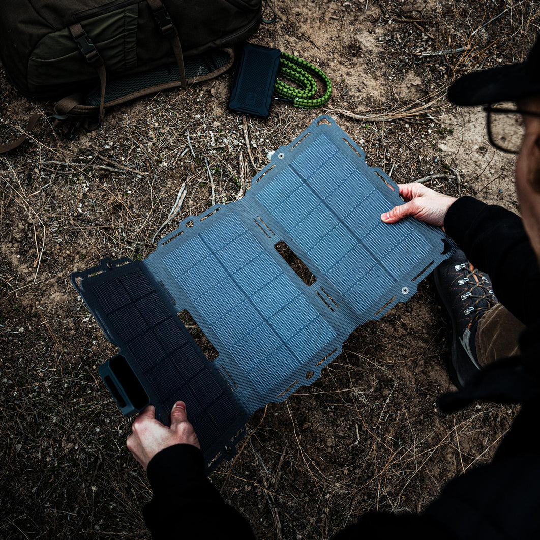 Dark Energy Spectre 18W Folding Solar Panel